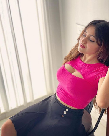 9990186833 (Justdail) Call Girls In DLF Mall Gurgaon Cash On Delivery
