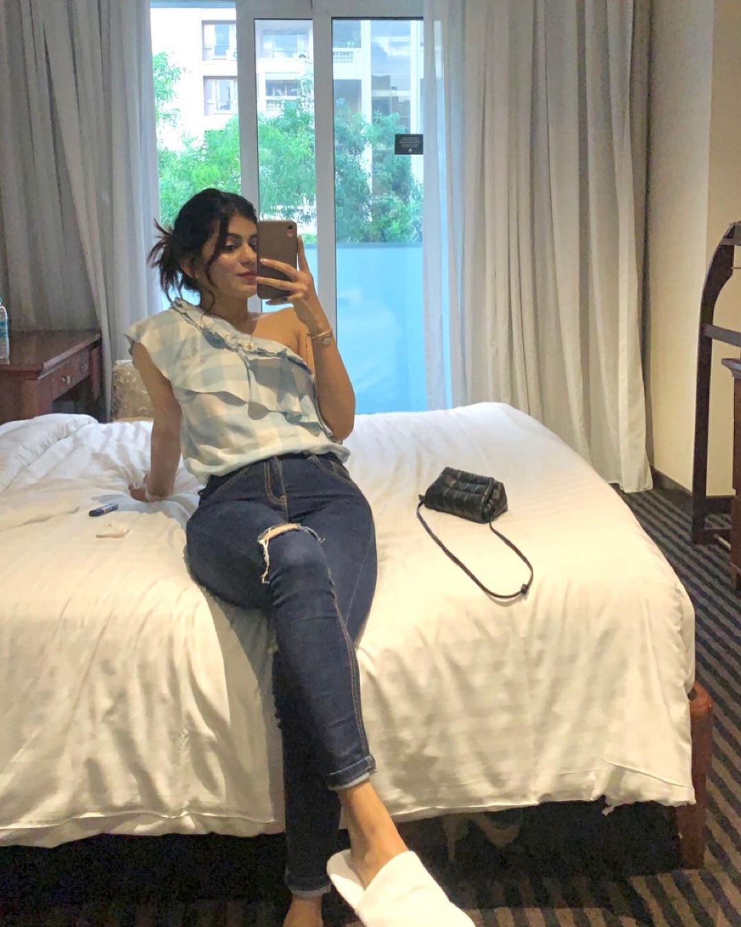 Young Call Girls In Noida Sector 38 ⭐ 9990186833 ⭐ Female Escorts Service Hand Cash Payments