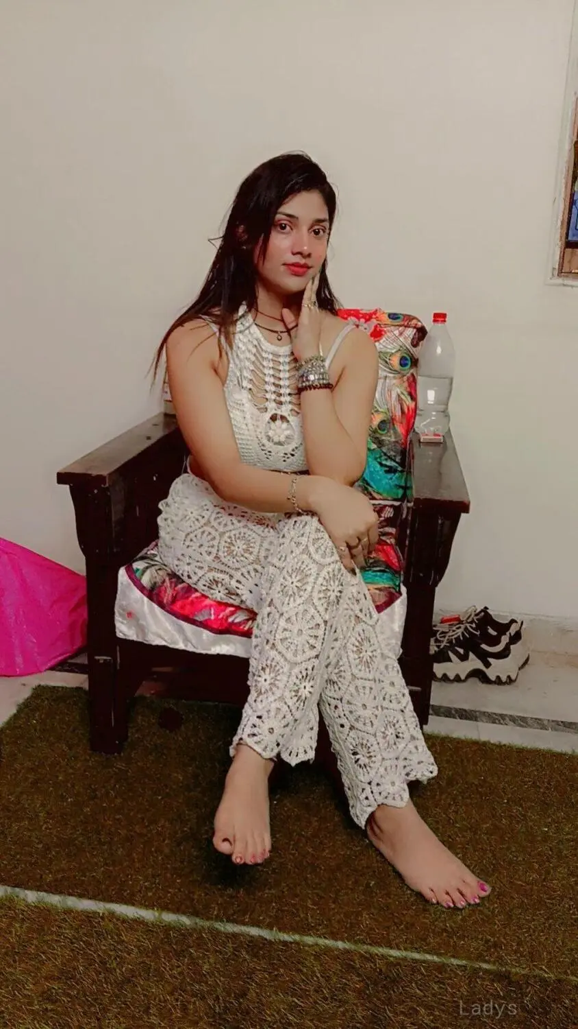 Call girls East Delhi 9958626694 Hey Guys, let's call girls 24/*7 low price