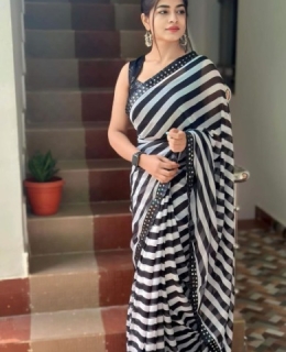 Top Class ↠ Call Girls In ( Noida)꧁❤⎝9818099198⎠❤꧂Escorts Service in Gaur City 3