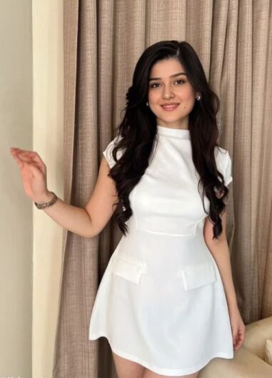 High Profile Call Girls in East Of Kailash 9818470885 Escorts Service 24/7