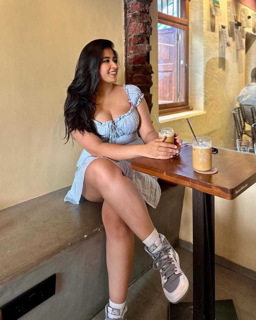 Top Class ↠ Call Girls In ( Noida)꧁❤⎝9818099198⎠❤꧂Escorts Service in Vasundhara Ghaziabad