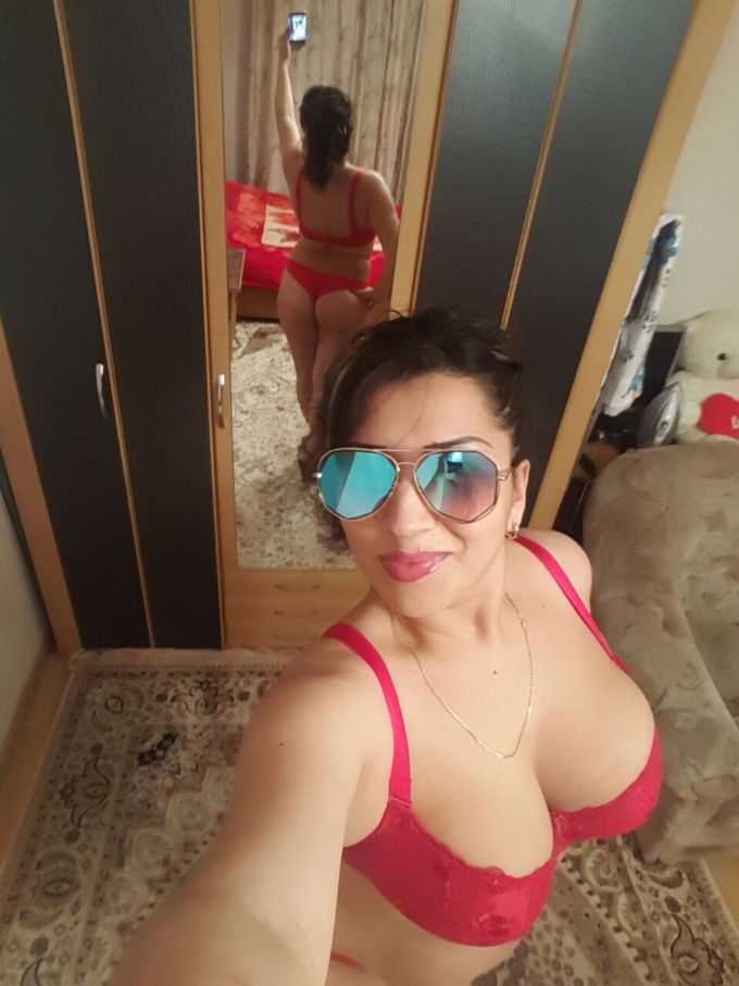 Quick Booking, Call Mr. Rishabh +91-9990222242 | Welcome to India's Most popular & reputed Escorts Agency
