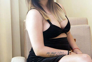 Call Us 🦯 9811611494 🦯 Call Girls In Karol Bagh (Delhi)