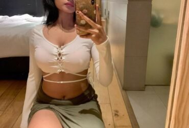 Call Girls In Noida (9990186833) Noida Escorts Cash On Delivery