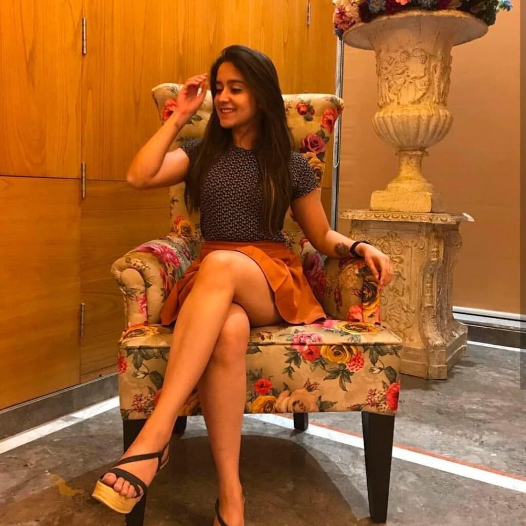 Russian Call Girls In Radisson Blu Hotel, New Delhi Paschim Vihar  9211768446  100% Genuine Escorts Service In Delhi