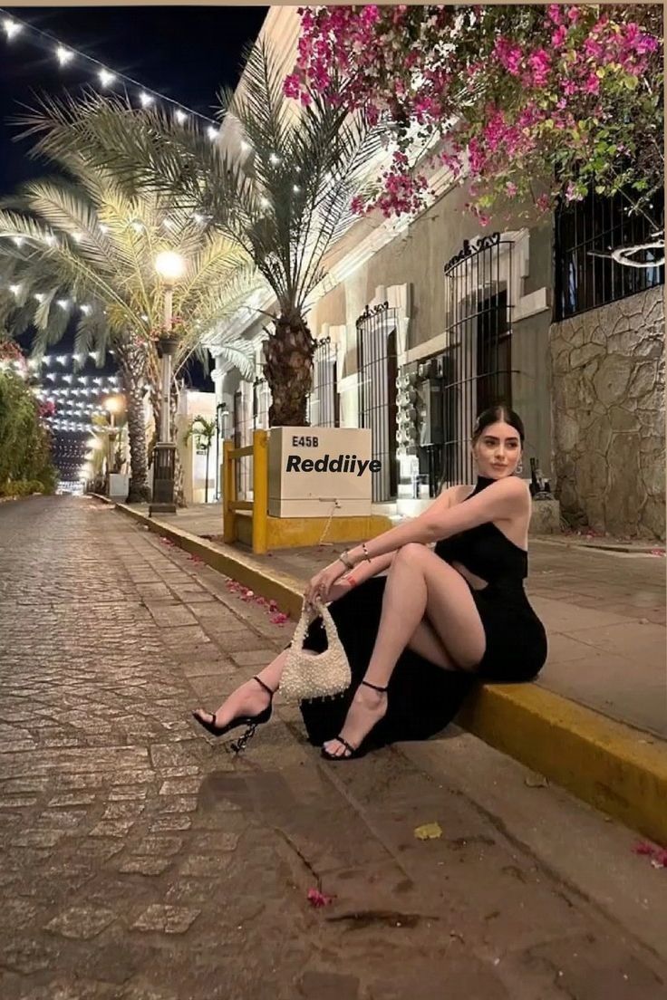 Call Girls in Mehrauli 8448803038 (Delhi) Escorts Service