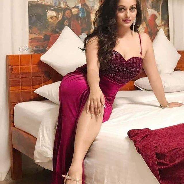 𝕍ip ℂall Girls Service Call Me 9811145925 Crowne Plaza Delhi Mayur Vihar New Delhi