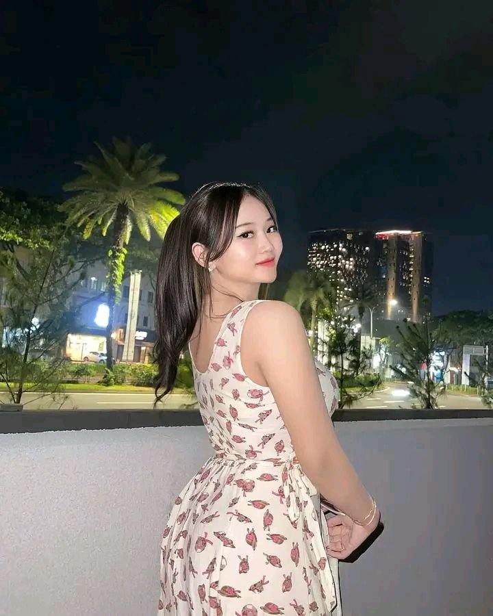 Call Girls in India Gate 8448803038 (Delhi) Escorts Service
