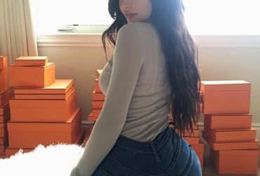 Call Girls in Ashok Vihar 8448803038 (Delhi) Escorts Service