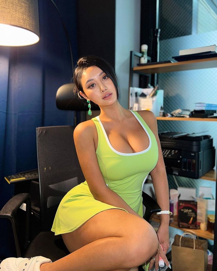 Call Girls in Pragati Maidan 8448803038 (Delhi) Escorts Service