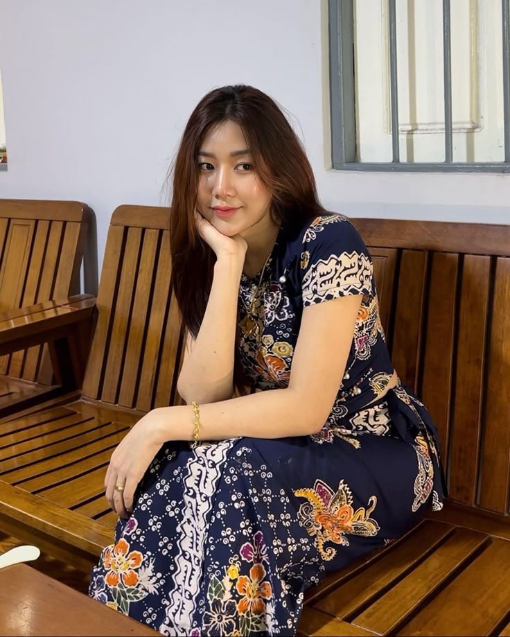 Call Girls in INA Metro 8448803038 (Delhi) Escorts Service