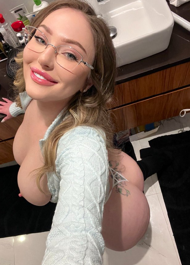 Offering Delhi Call Girls In Sector-52 Noida ( 9220592151 ) Verified ☘️ Call Girls Noida Available