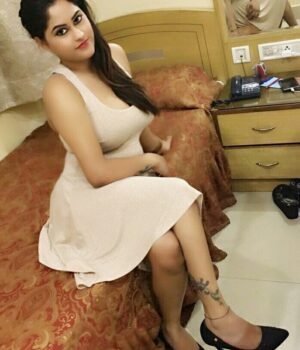 𝕍ip ℂall Girls Service Call Me 9811145925  Crowne Plaza Delhi Mayur Vihar New Delhi