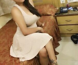 𝕍ip ℂall Girls Service Call Me 9811145925 Crowne Plaza Delhi Mayur Vihar New Delhi