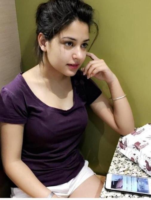 𝕍ip ℂall Girls Service Call Me 9811145925  Crowne Plaza Delhi Mayur Vihar New Delhi