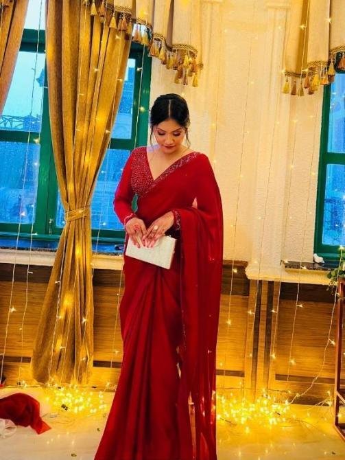 Call Girls In Noida Sector 63 Ginger Hotel 9211768446 Female Escort Service In Delhi