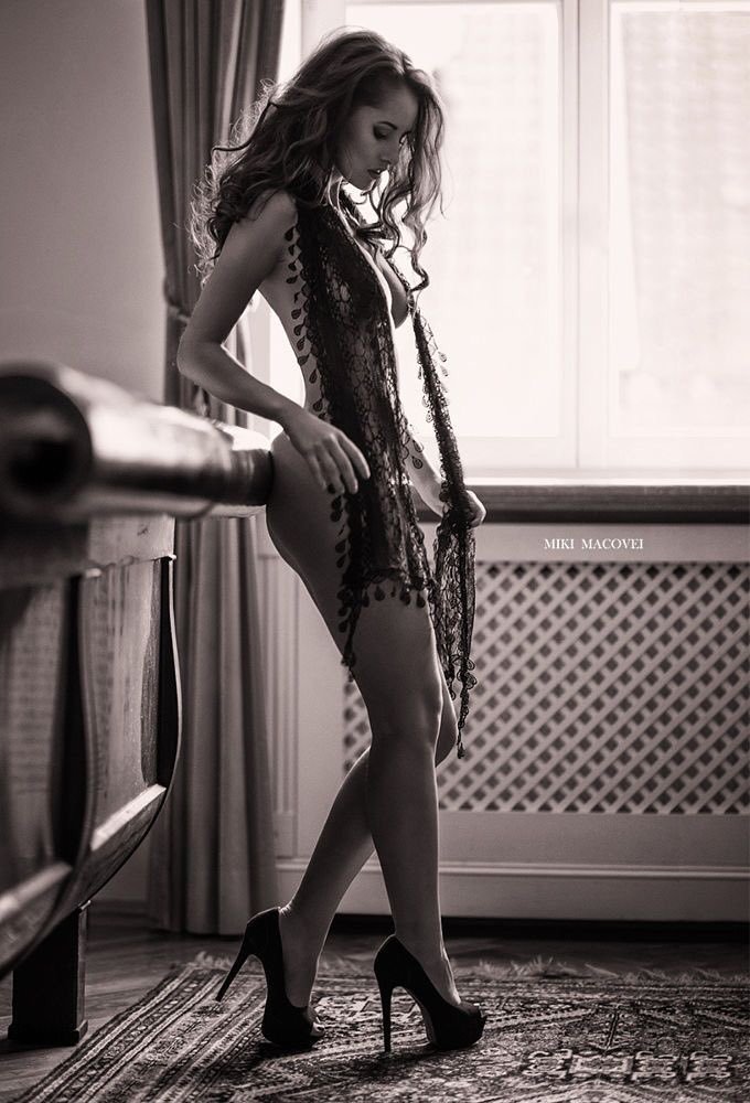 Iconic Beauties ( 98110.14745) Escort Service Near Courtyard by Marriott Gurugram HOTEL Night Call Girls