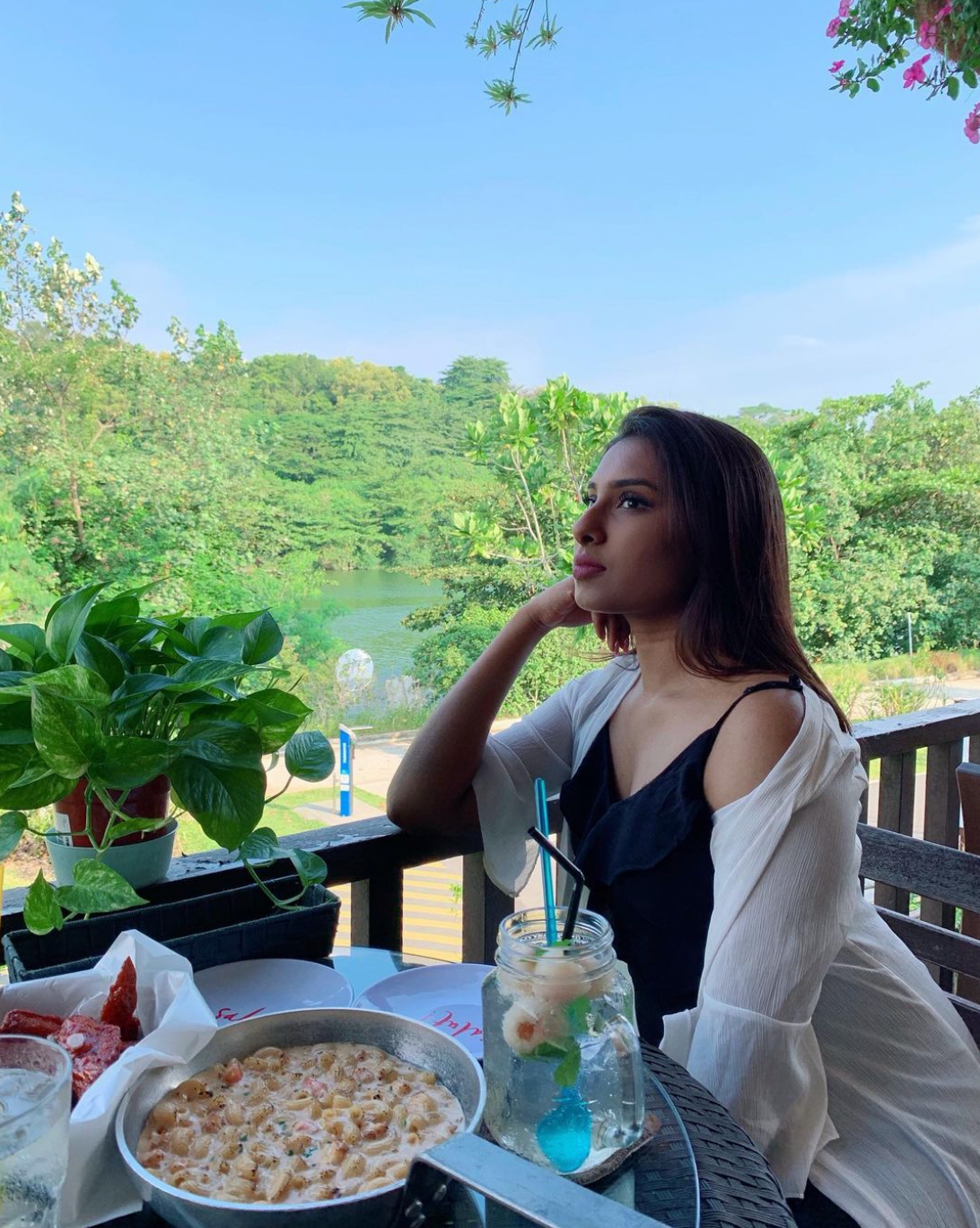 Call Girls In Ghaziabad ∳+91-9990186833 ❤️Escorts Service Delhi Ncr