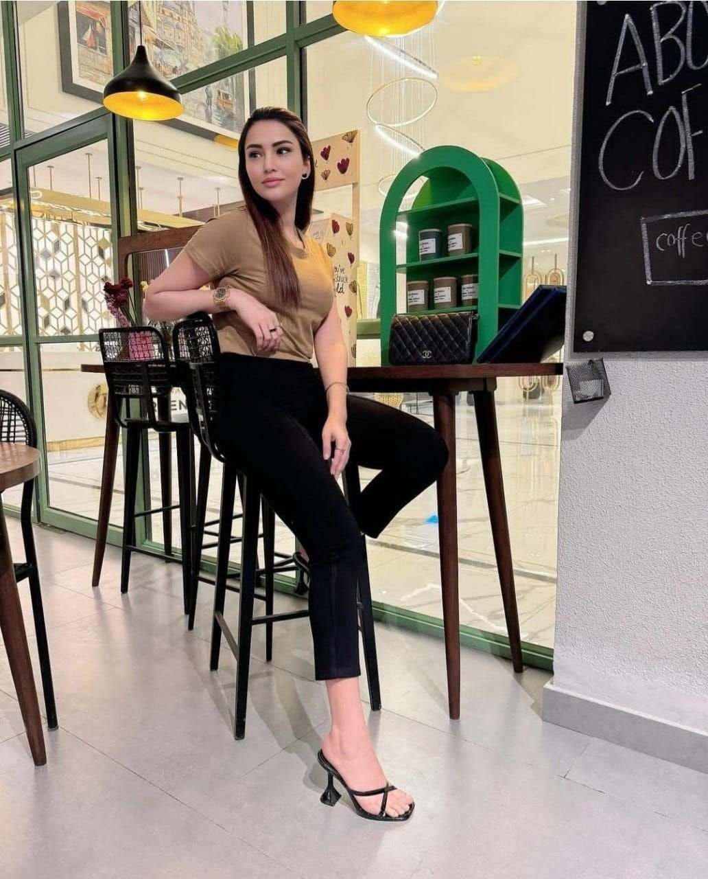 Mumbai Five Star hotel housewife Sexy Escorts , Mumbai Five Star hotel housewife Escorts ,