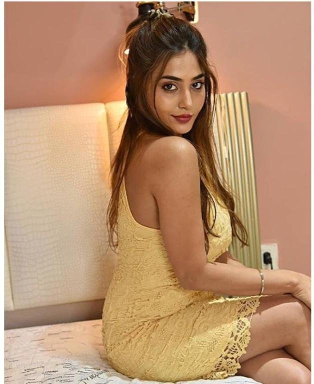 Call Girls Near Saket Delhi ❀-9958277782-❀ Book Russian Escorts ServiCe Delhi NCR