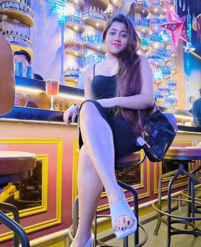 Call Girls Near DLf Phase,3-Gurgaon ❀9958277782❀ Book Russian Escorts ServiCe Delhi NCR