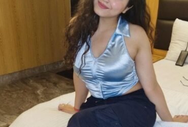 Saket Escort Service 8588008049 Call Girls in Saket
