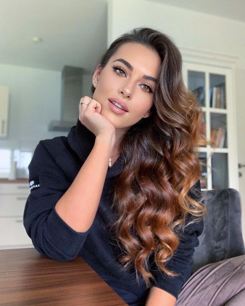 Fantastic (9811014745) Model Escort Service In Hotel Le Meridien Gurgaon Call Girls