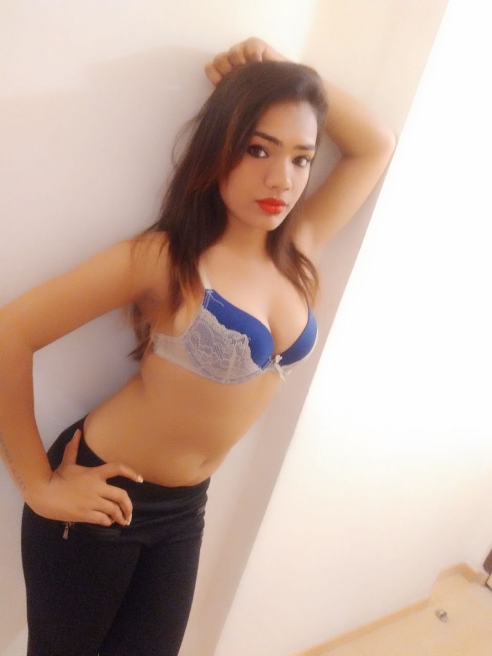 24/7 Call Girls in Govind Puri Metro) Delhi NCR 9711147426