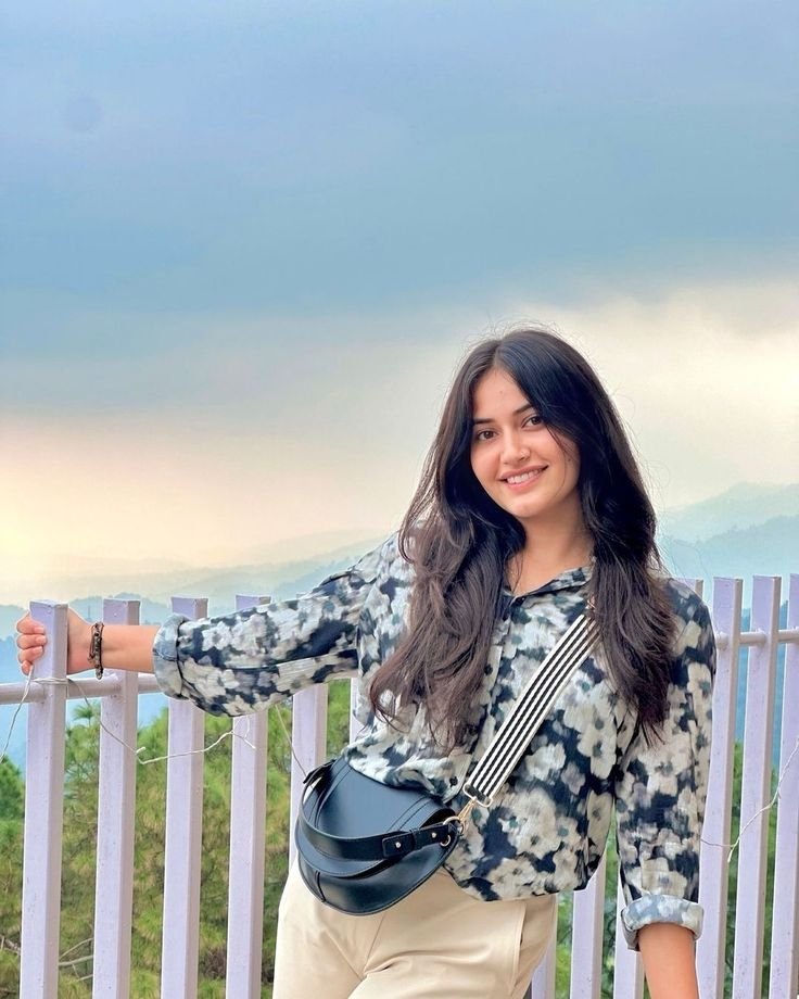 Call Girls in Janakpuri 8800902898 Real 100% Verified Service