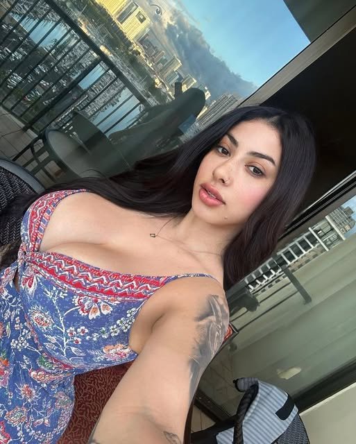 9958659377, High-Profile' Call Girl in Karol Bagh