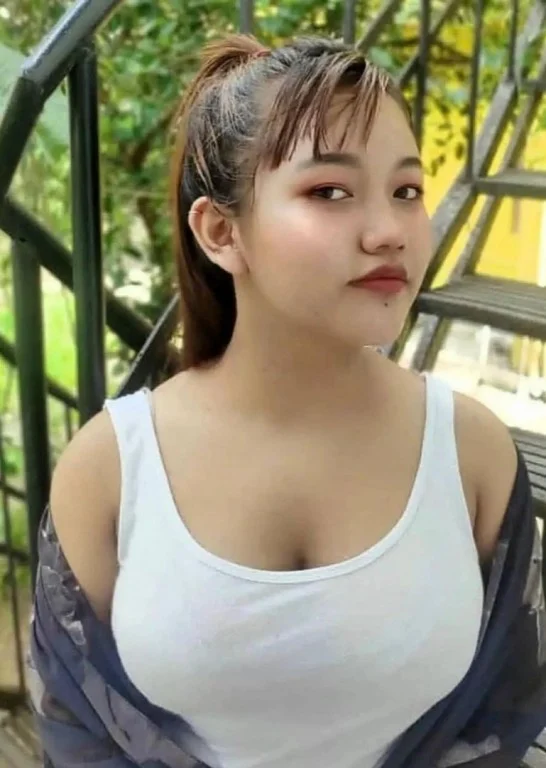 Call Girls in Gurgaon Sector 33 Escorts Service 9220910337