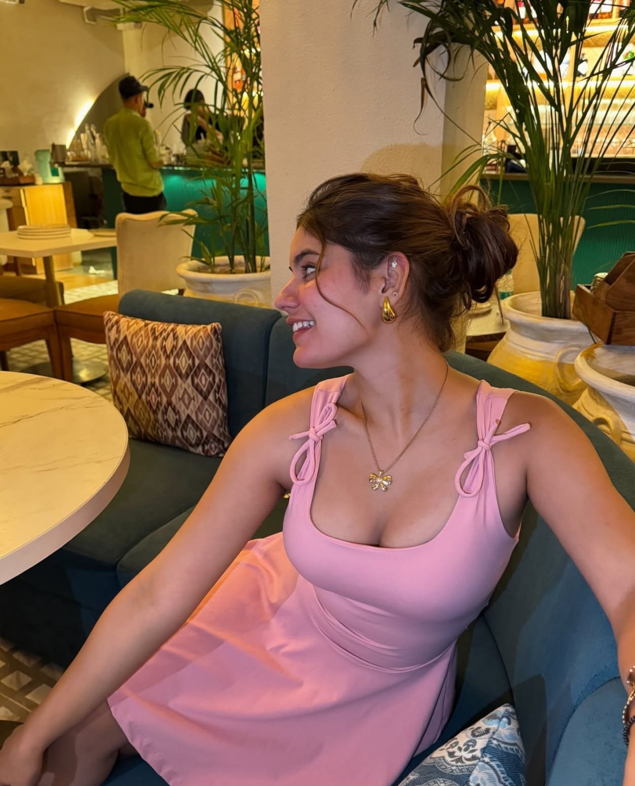 Call girls in Koyal Enclave & Sector 4 Ghaziabad 9990233396 Escorts service