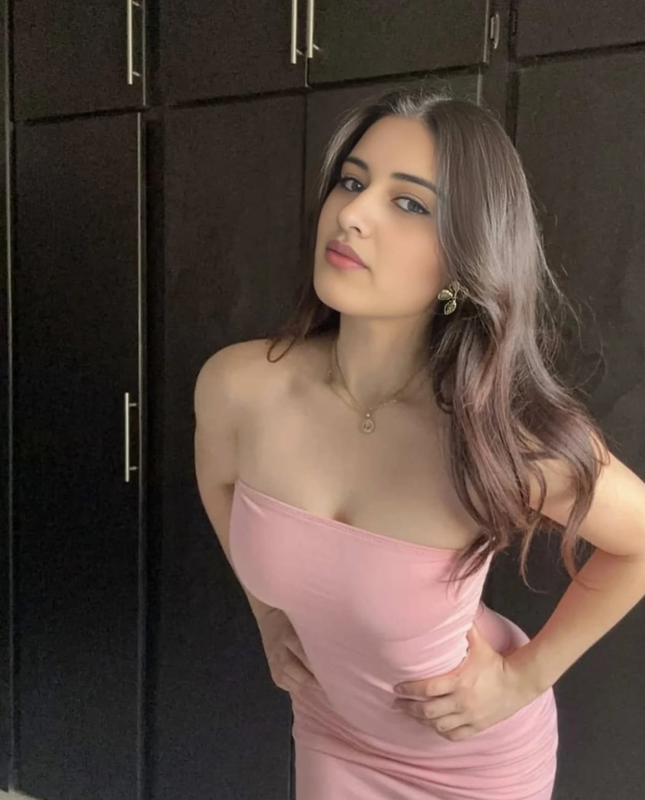 Call girls in Amrit Nagar Ghaziabad 9990233396 Escorts service