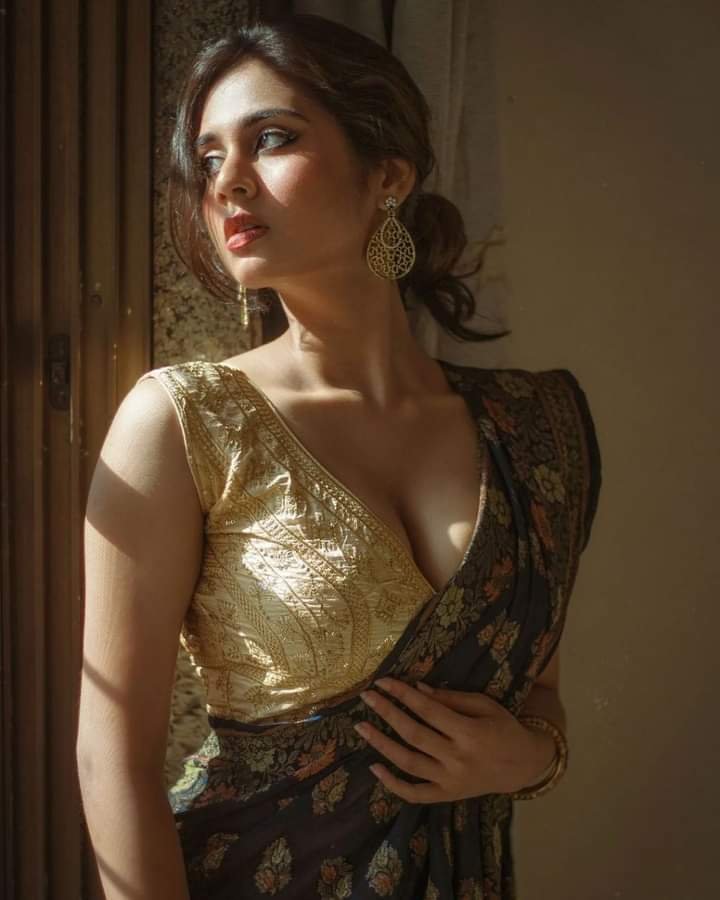 Low Rate✔️ Young Call Girls in Shalimar Bagh Delhi ✨7042364481✔️ COD Available Female Escorts Service in Delhi NCR