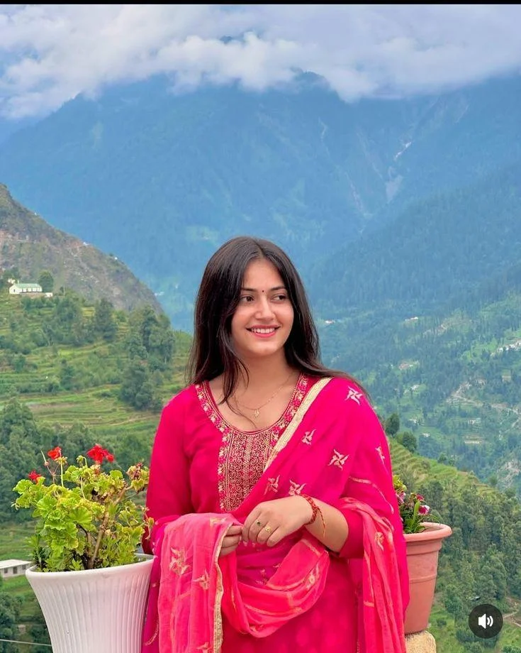 Call Girls in Saket Pvr 8800902898 Real 100% Verified Service