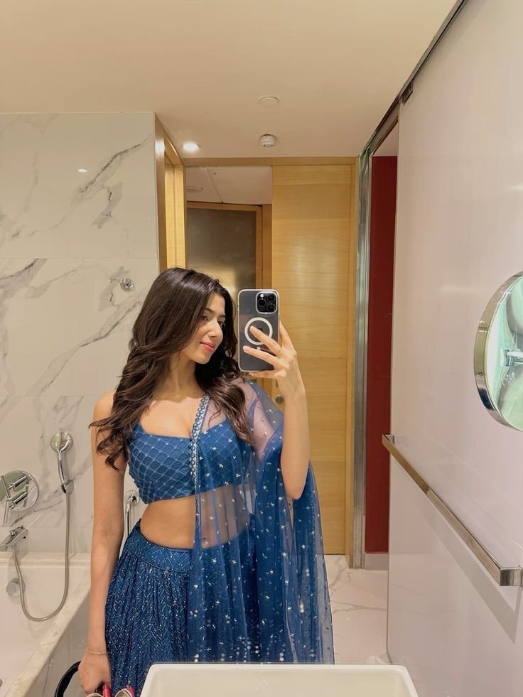 ENJOY Call girls in Chittaranjan Park, Delhi +91-9953189442