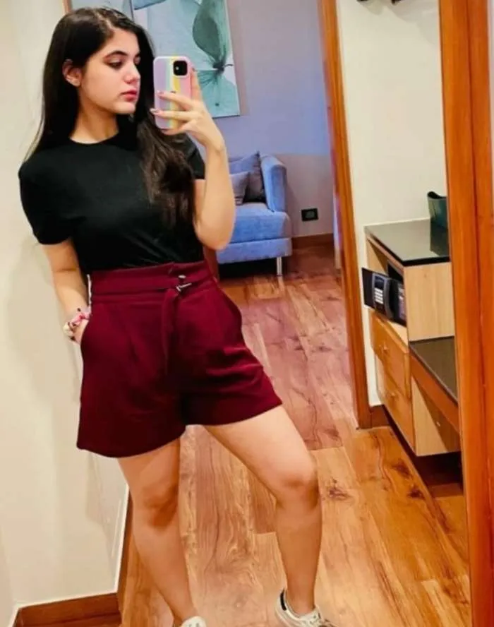 9911558886 Find & Book Call Girls In Delhi Chattarpur