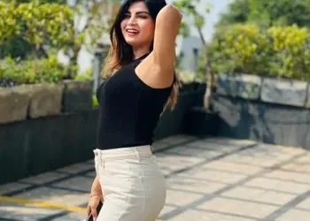 Call Girls In Kalindi Kunj —>(( 9~555 77__38=36))—> Delhi NCR