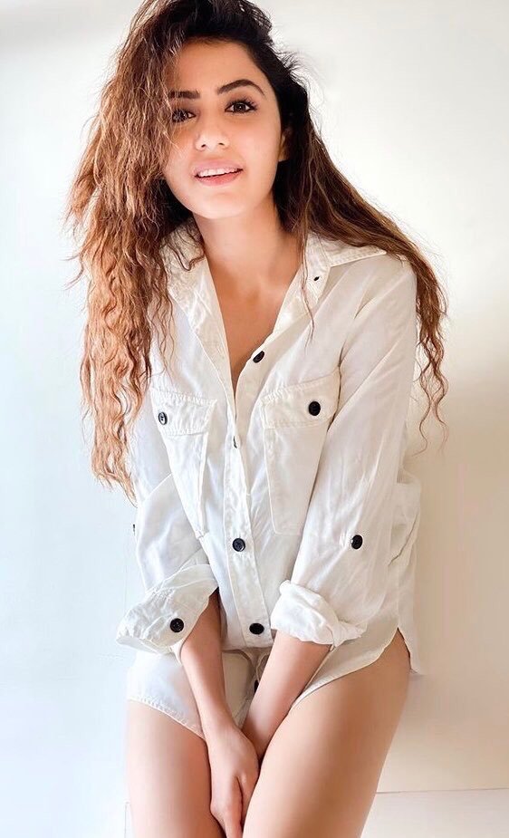 Best Indian Girls ((9582086666)) Call Girls Greater Noida, Delhi