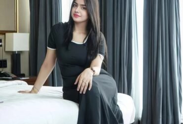 Call girls in Shipra Krishna Vista Ghaziabad 9990233396 Escorts service