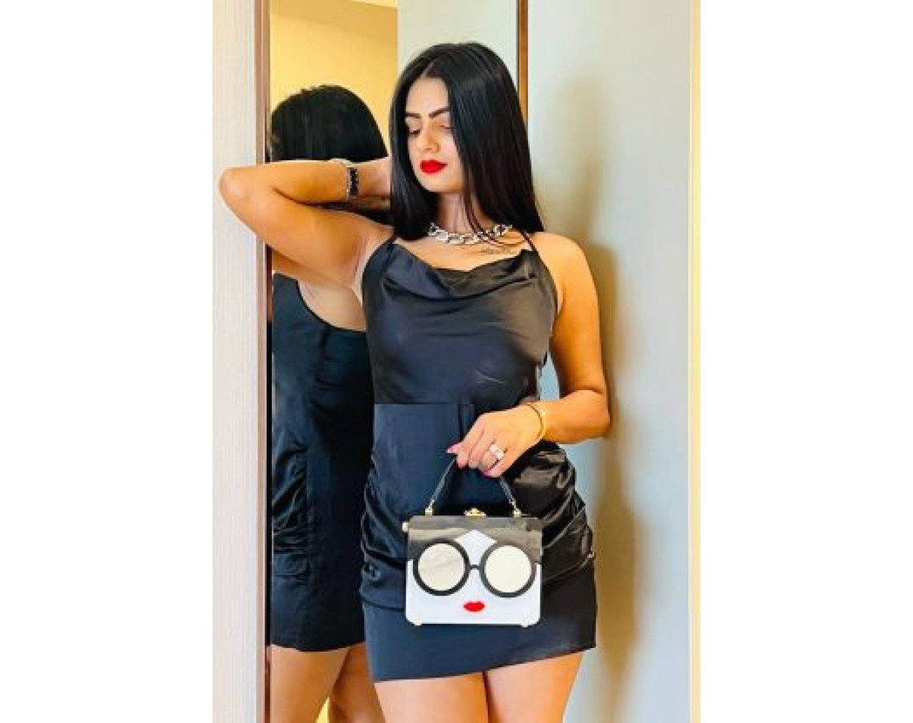 low rate —9811611494 call girls in Gaur City Greater Noida