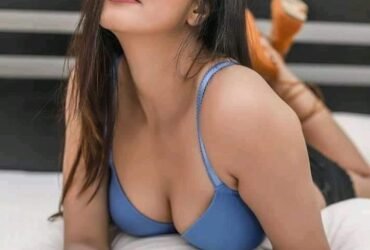 Call Girls In Sriniwaspuri —>(( 9~899 93__88=13))—> Delhi NCR