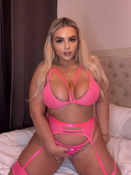 ॐꦿVerifiedॐꦿ Call Girls in Jhandewalan 8826243211 Escorts Delhi