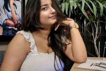 Call Girls in East of Kailash – 9999485385 Delhi Women Seeking Men