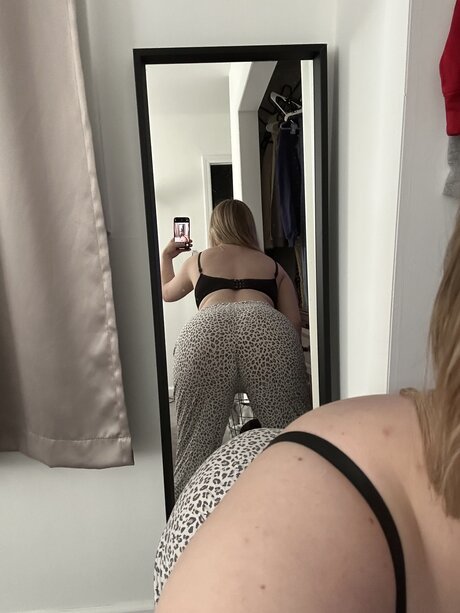 ꧂Variety 88262_43211 Call Girls In Civil Lines Delhi NCR