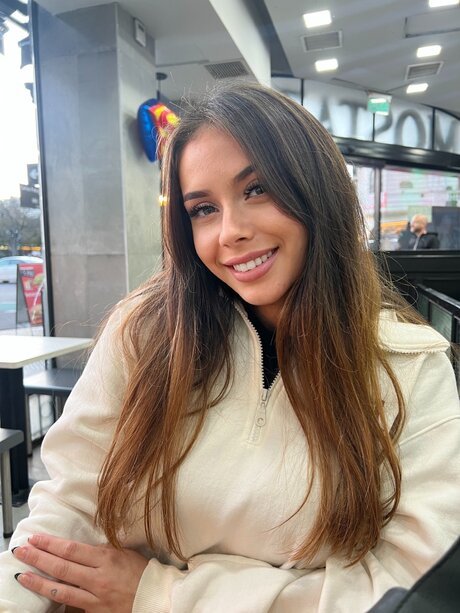 8826243211 Low Budget Call Girls In Ghitorni Escort Delhi