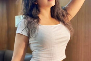 Verified Call girls in Near By Hotel Hide Away Suites Noida 9821774457 Escorts service