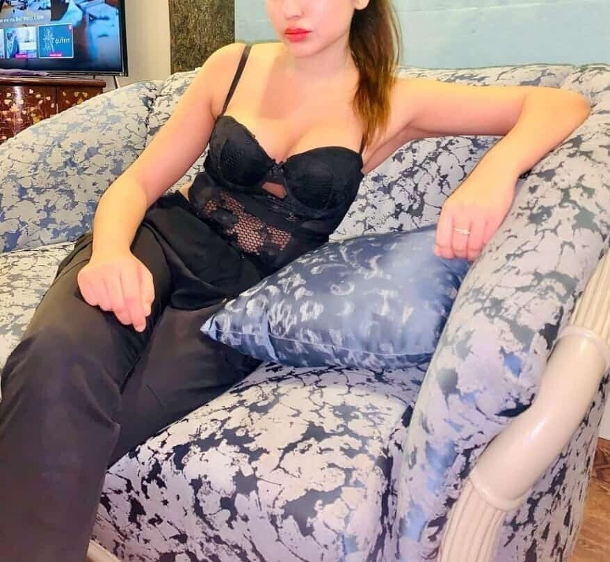 Call Girls in Maidan Garhi 8448224330 Female Escorts