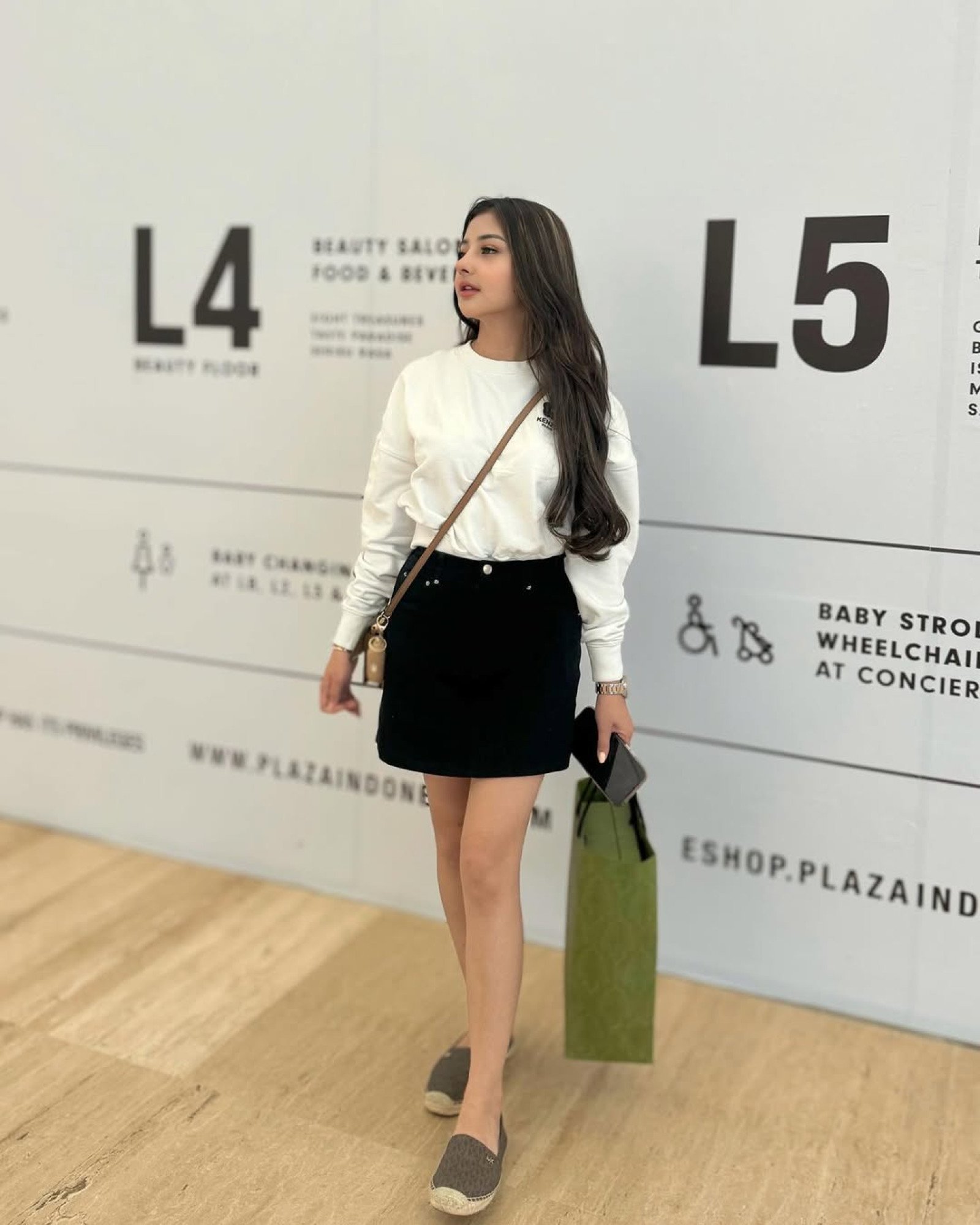 9971446351 Low Rate Call Girls In Defence Colony, Delhi NCR